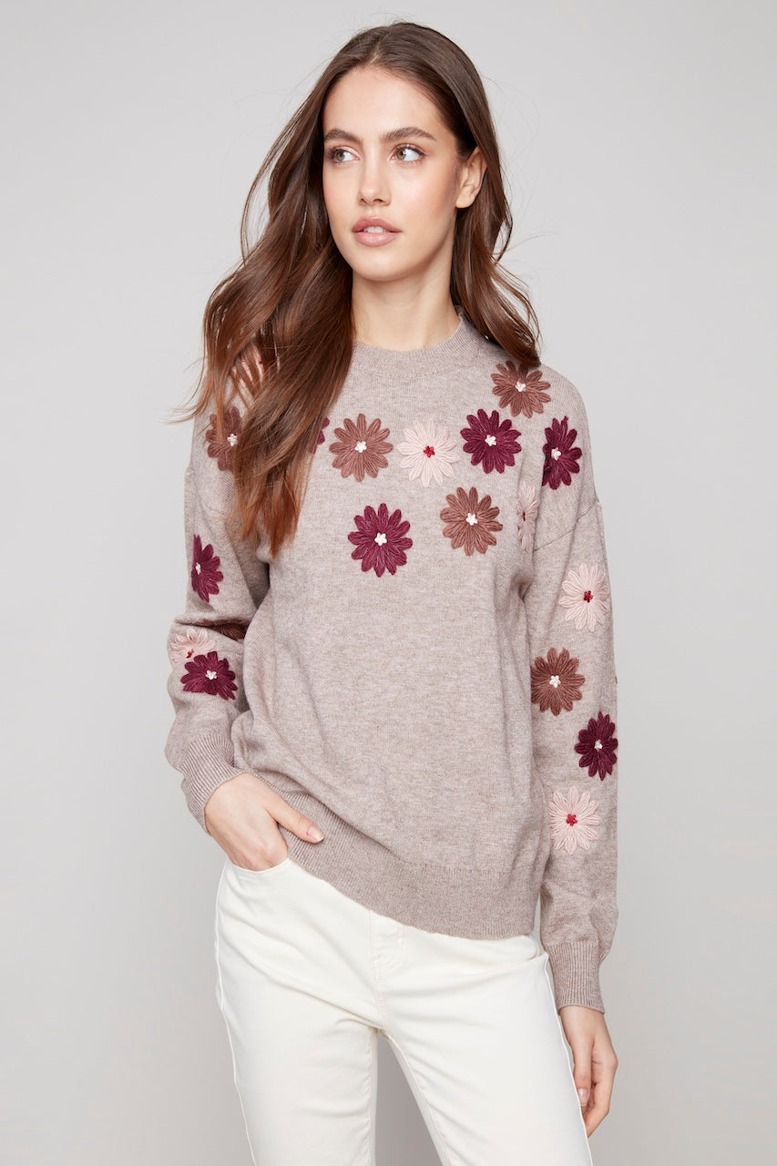 Le pull broderie florale Charlie B. | C2891-974A
