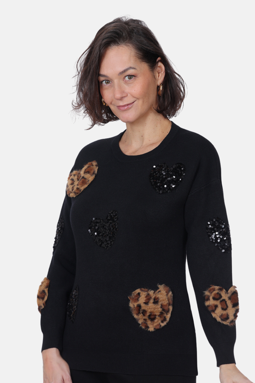 Le pull orné de coeur en fausse fourrure Ness | N114153