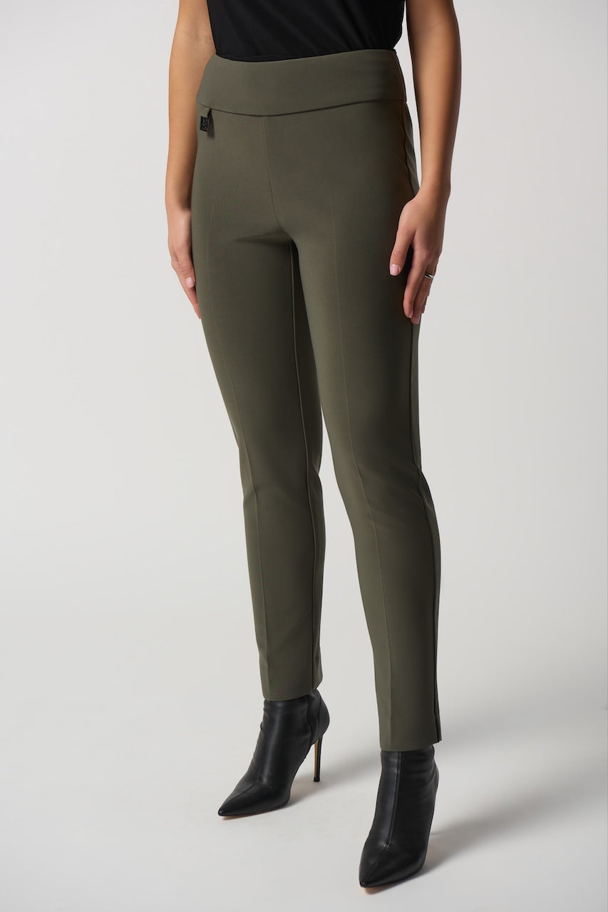 Le pantalon tailleur ajusté Joseph Ribkoff | 144092NOS