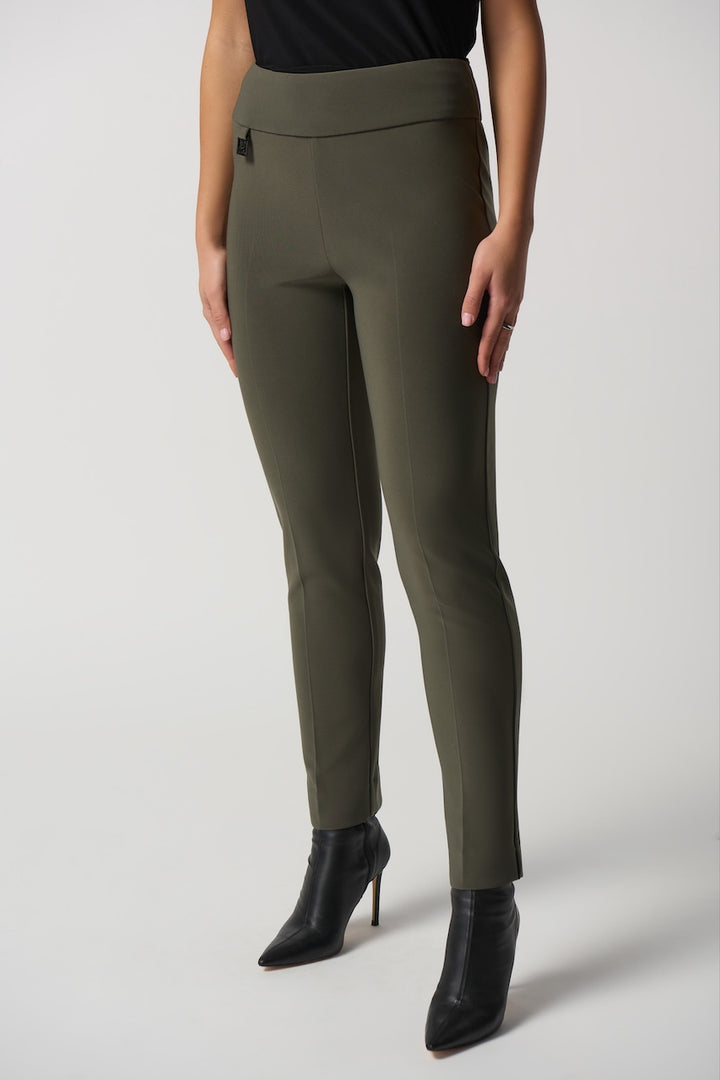 Le pantalon tailleur ajusté Joseph Ribkoff | 144092NOS