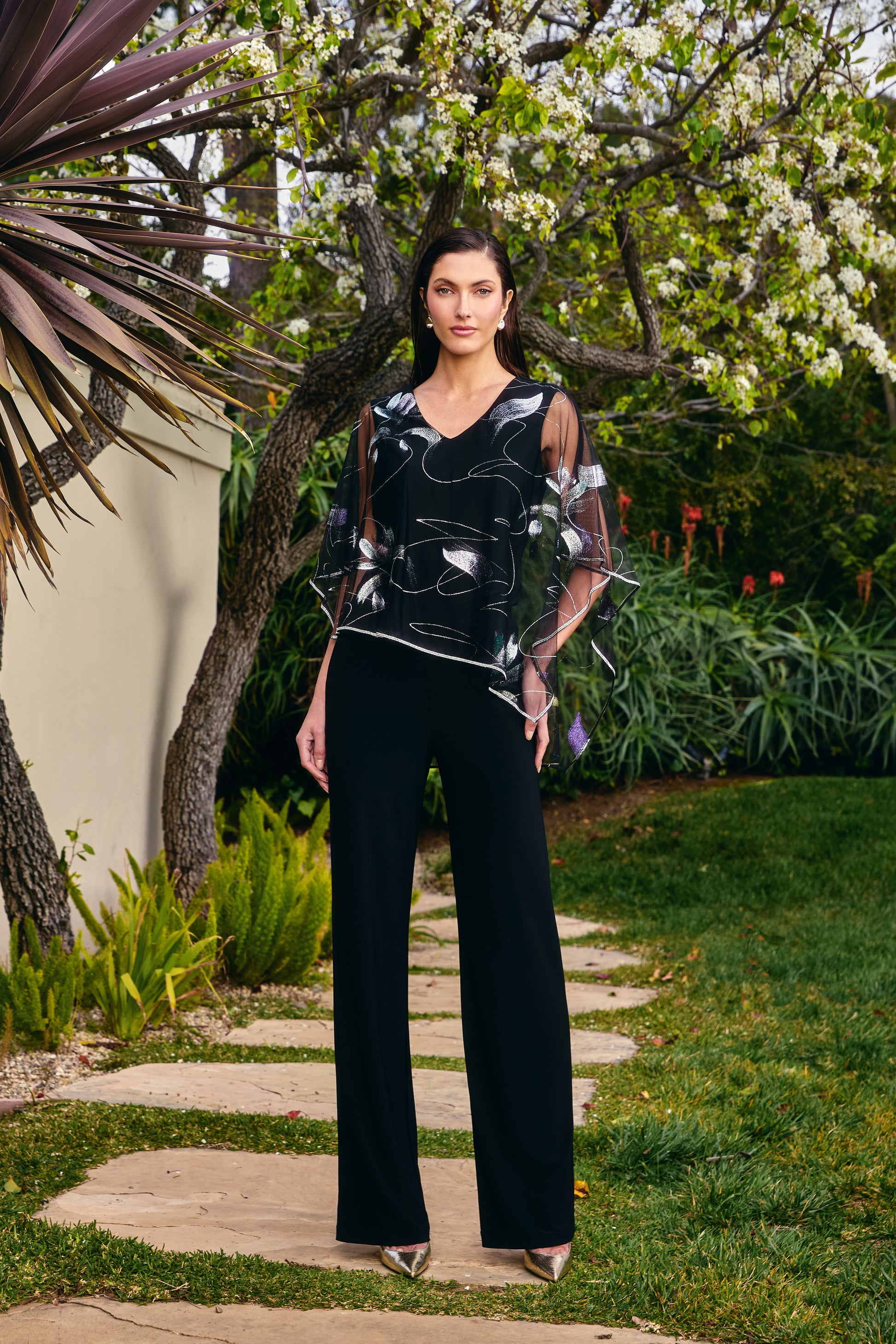Le pantalon moderne avec strass de Frank Lyman/249016