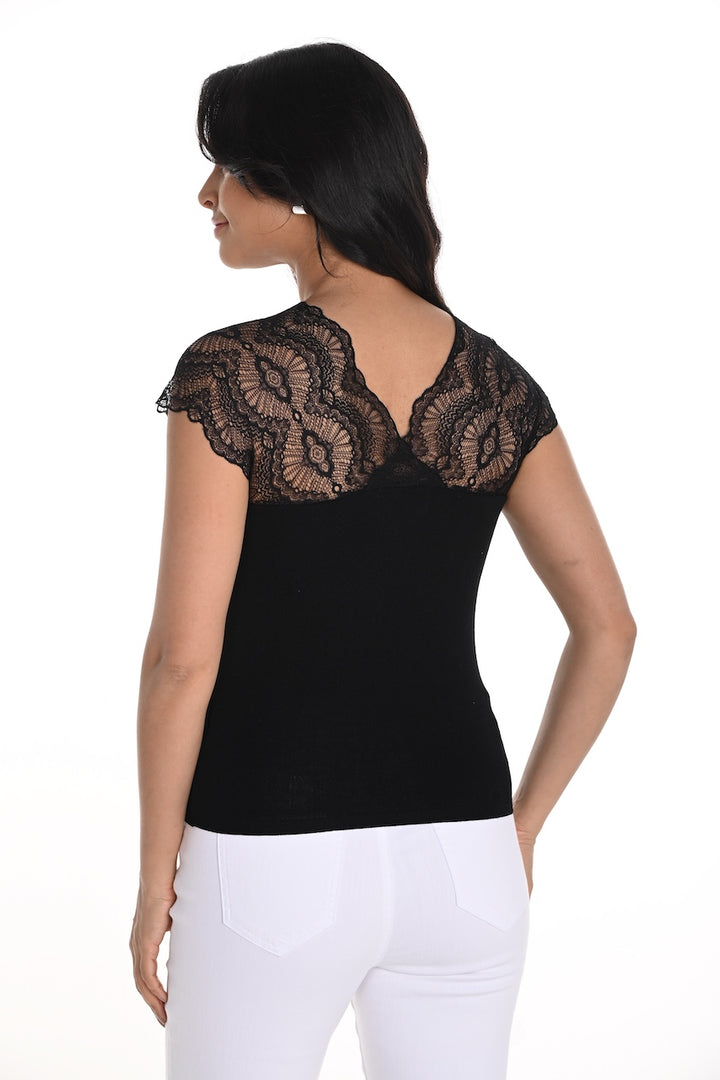 Frank Lyman Elegant Lace Top | 256725U