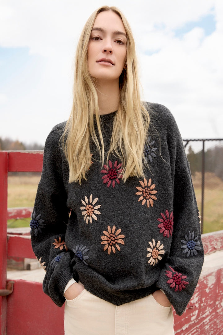 Le pull broderie florale Charlie B. | C2689E-433C