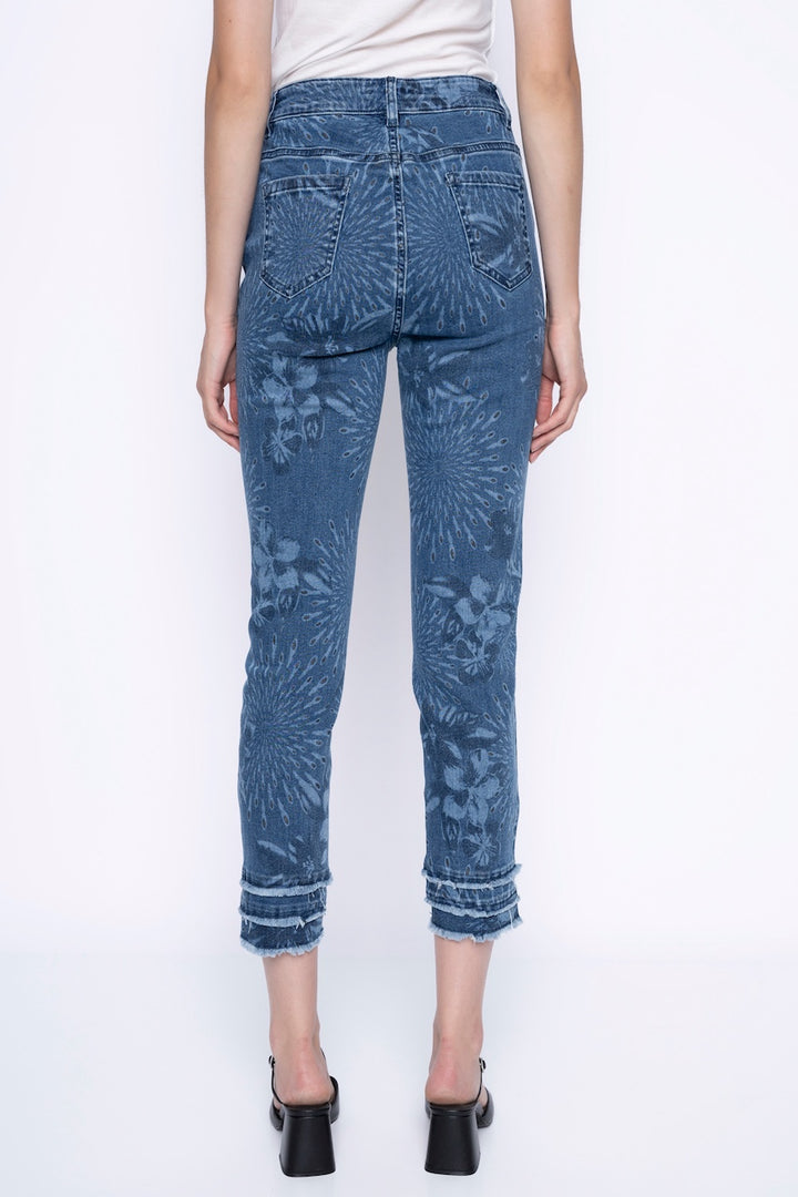 Picadilly Frayed Hem Cropped Jeans | G6077GX