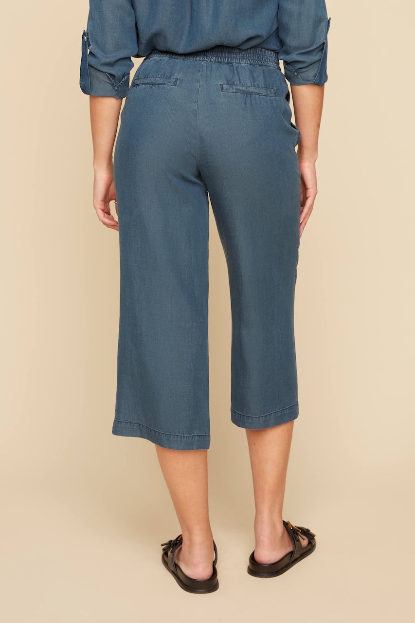 The Renuar Fluid Jeans | R8117-E3019